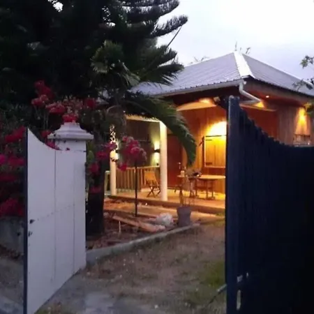 Private Wood-Clad Villa Surrounded By Trees, Steps From The Sea Flic en Flac Exterior photo