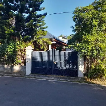Private Wood-Clad Villa Surrounded By Trees, Steps From The Sea Flic en Flac Exterior photo