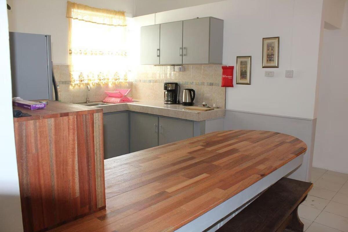 Private Wood-clad Surrounded By Trees, Steps From The Sea Flic-en-Flacq