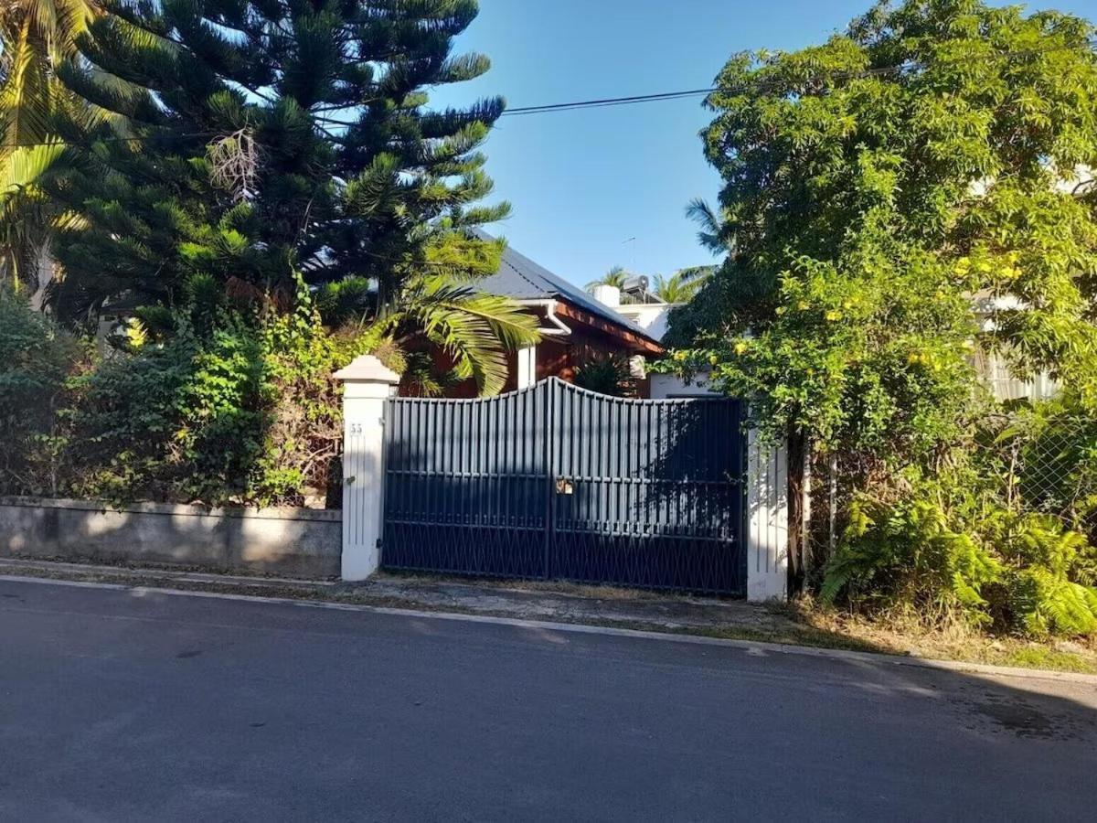 Private Wood-clad Surrounded By Trees, Steps From The Sea *