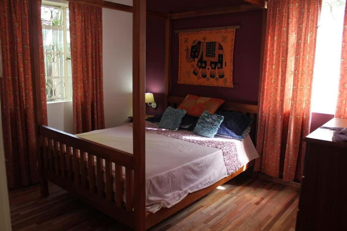 Holiday home Private Wood-clad Surrounded By Trees, Steps From The Sea *