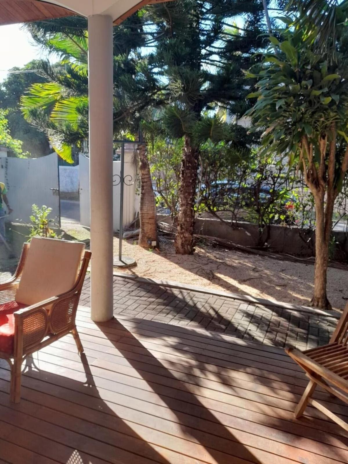 Private Wood-clad Surrounded By Trees, Steps From The Sea *